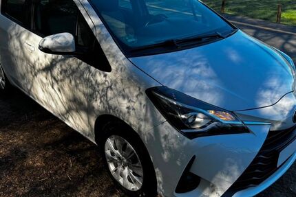 Toyota Yaris 85.000 km 9.100 &euro; Kreuztal 57223