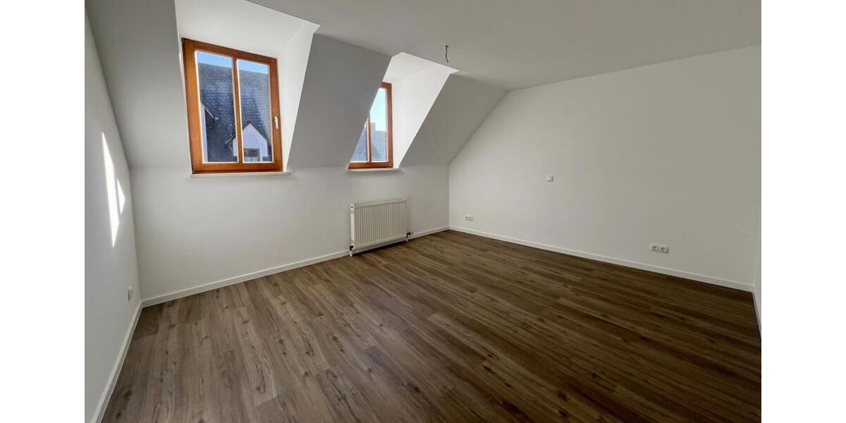Dachgeschoßwohnung Dillenburg - 3 Zimmer, 93 m&sup2;, 720&euro; | Angebot:24393740