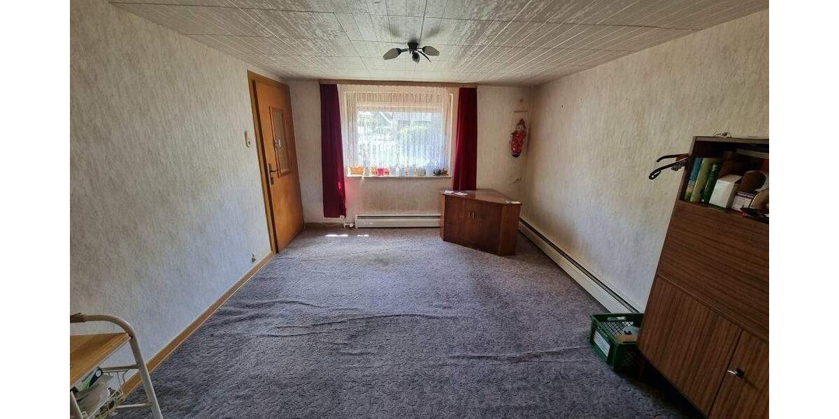 Einfamilienhaus Oberroßbach - 7 Zimmer, 135 m&sup2;, 120.000&euro; | Angebot:25685056