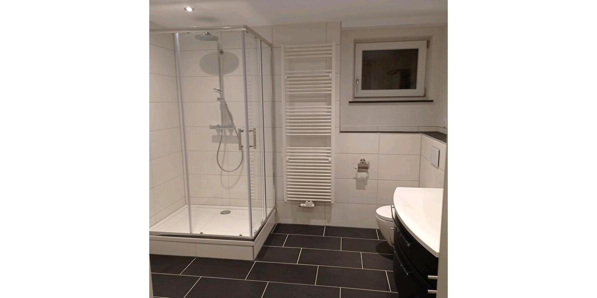 Erdgeschoßwohnung Hof - 3 Zimmer, 83 m&sup2;, 600&euro; | Angebot:26659472