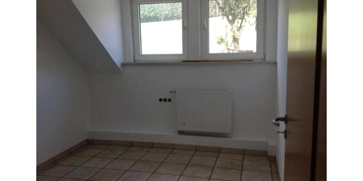 Dachgeschoßwohnung Siegen Kaan-Marienborn - 4 Zimmer, 100 m&sup2;, 880&euro; | Angebot:26613551