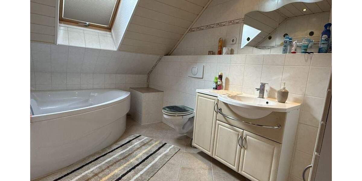 Einfamilienhaus Alsdorf - 4 Zimmer, 140 m&sup2;, 250.000&euro; | Angebot:25775950