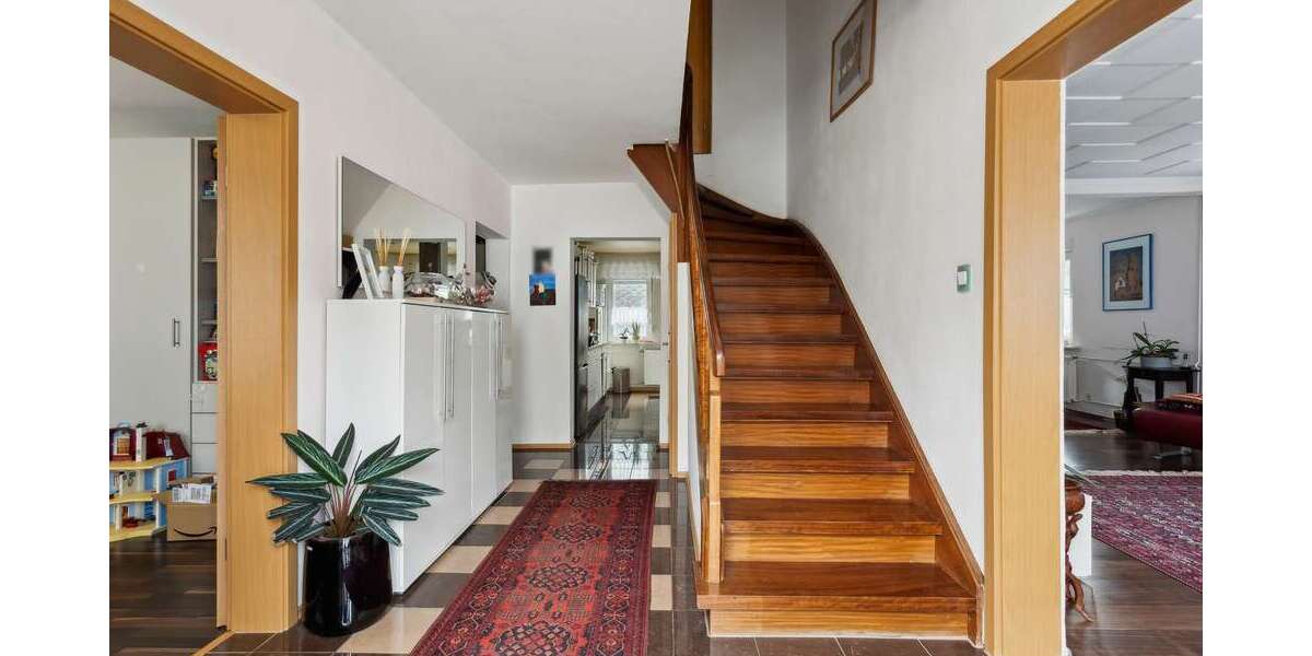 Einfamilienhaus Siegen Eiserfeld - 10 Zimmer, 252 m&sup2;, 469.000&euro; | Angebot:23294431