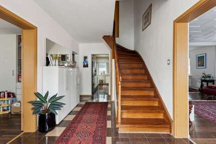 Haus Siegen Eiserfeld - 10 Zimmer, 252 m&sup2;, 469.000&euro; | Angebot:23294431