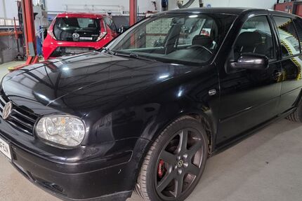 VW Golf 220.682 km 699 &euro; Olpe 57462