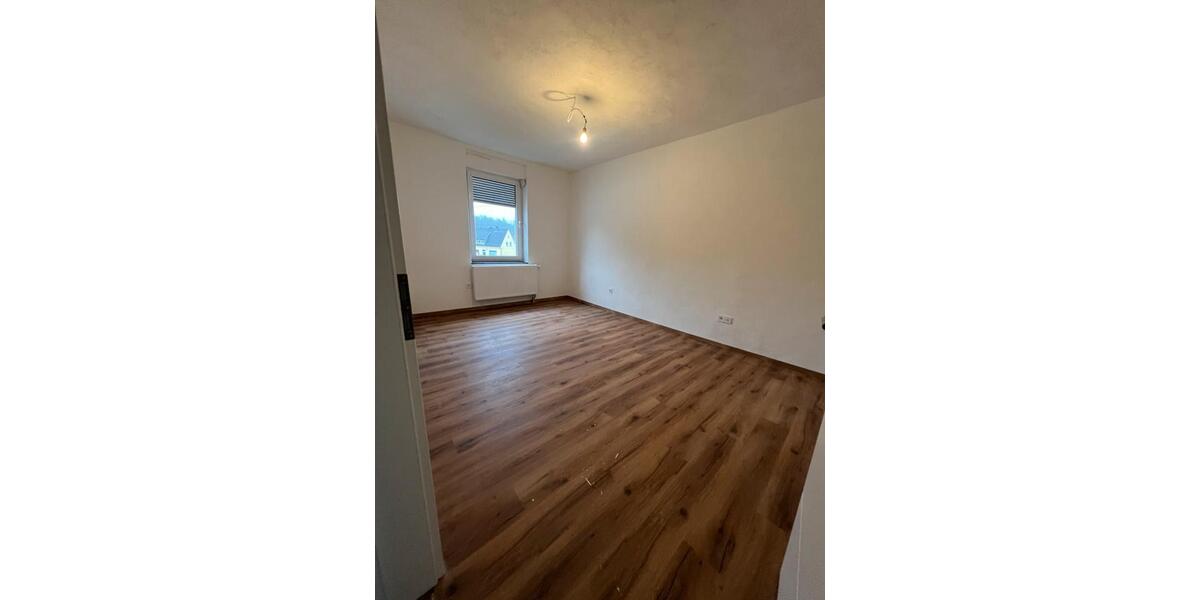 Etagenwohnung Hilchenbach - 3 Zimmer, 77 m&sup2;, 650&euro; | Angebot:25255156