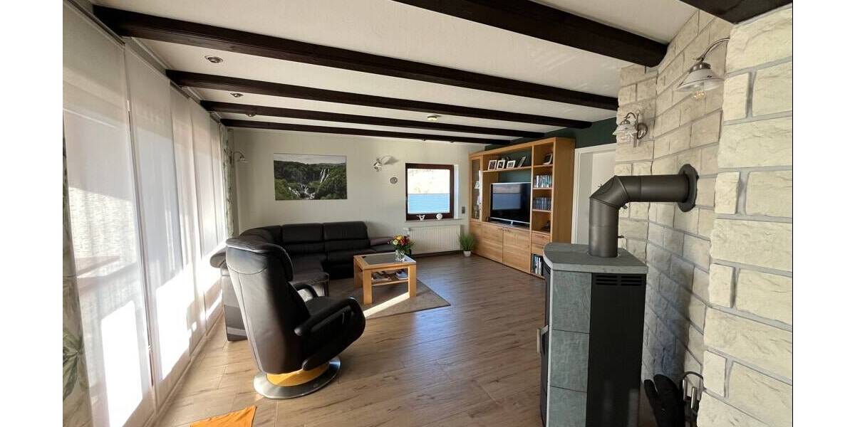 Einfamilienhaus Eschenburg Eibelshausen - 7 Zimmer, 225 m&sup2;, 435.000&euro; | Angebot:25667775