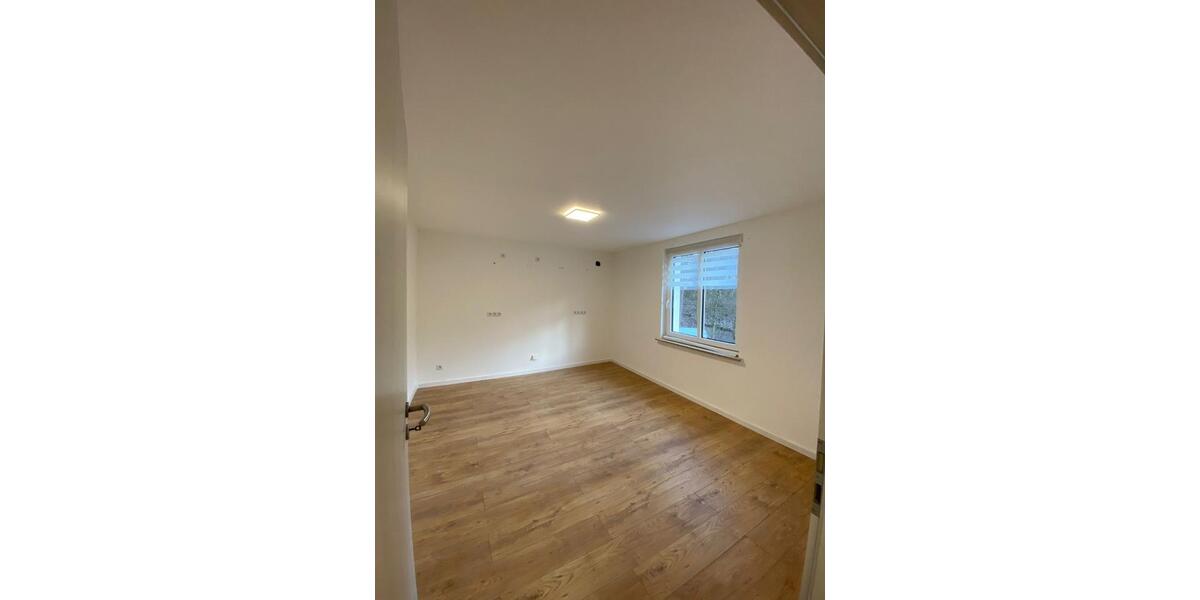 Erdgeschoßwohnung Lennestadt - 4 Zimmer, 85 m&sup2;, 700&euro; | Angebot:25806820