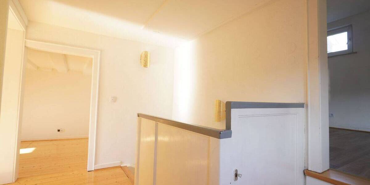 Mehrfamilienhaus, Wohnhaus Siegen Oberschelden - 5 Zimmer, 111 m&sup2;, 265.000&euro; | Angebot:25688496