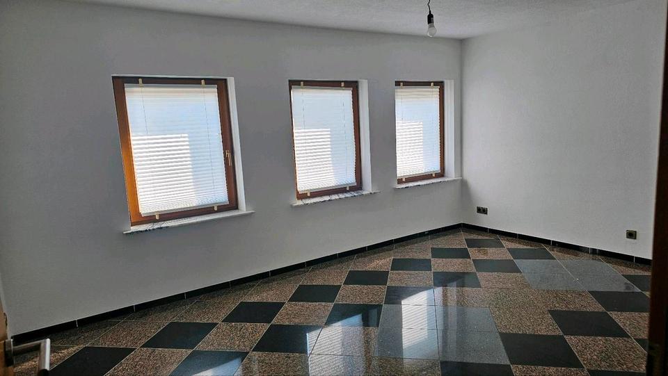 Erdgeschoßwohnung Dillenburg Frohnhausen - 4 Zimmer, 102 m&sup2;, 800&euro; | Angebot:26648482