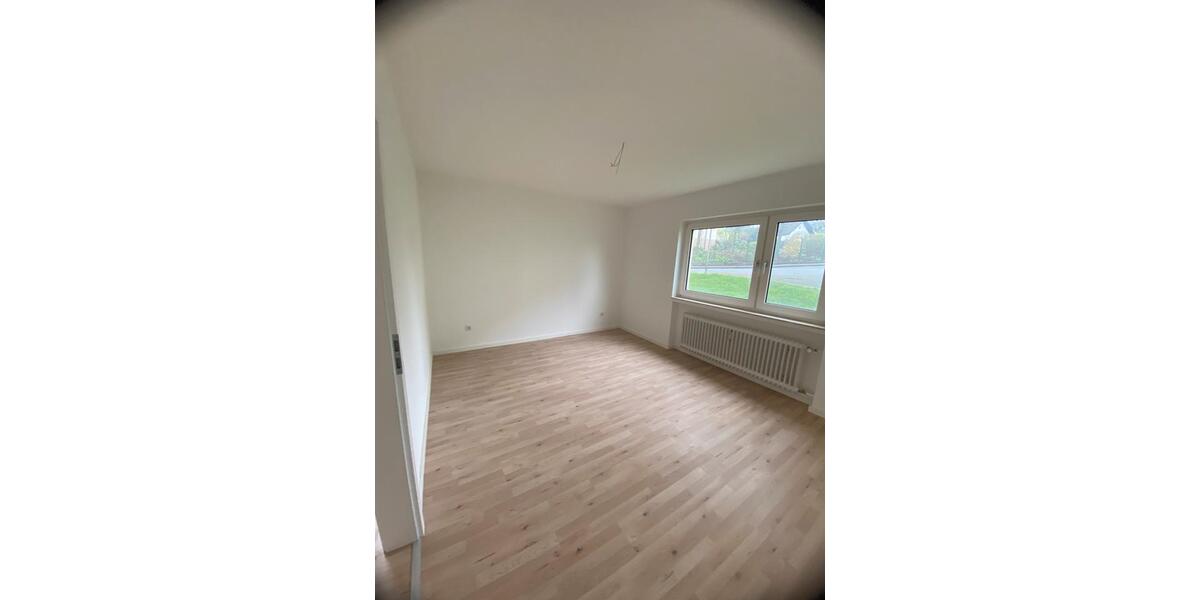 Etagenwohnung Hamm (Sieg) - 3.5 Zimmer, 82 m&sup2;, 680&euro; | Angebot:25978906