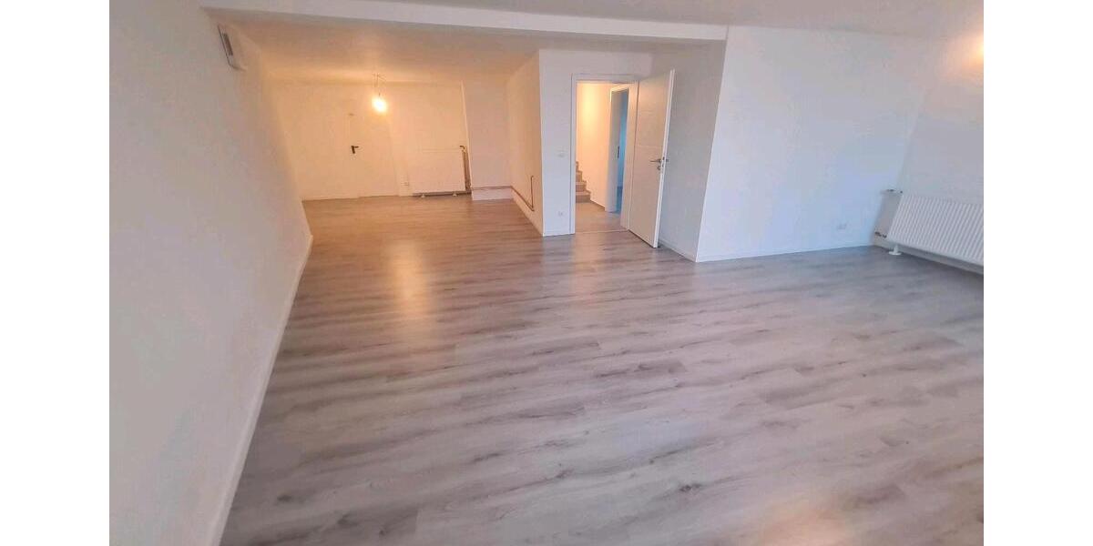Erdgeschoßwohnung Hellenhahn-Schellenberg Schellenberg - 4 Zimmer, 140 m&sup2;, 830&euro; | Angebot:25995728