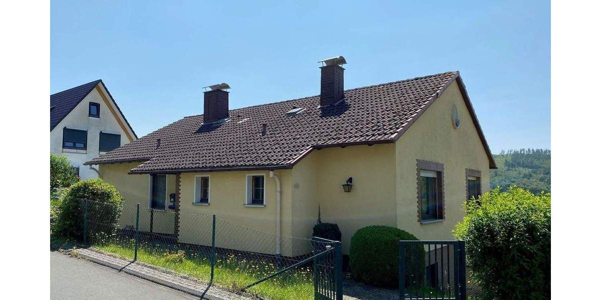 Einfamilienhaus Bad Laasphe - 5 Zimmer, 158 m&sup2;, 190.000&euro; | Angebot:25667526