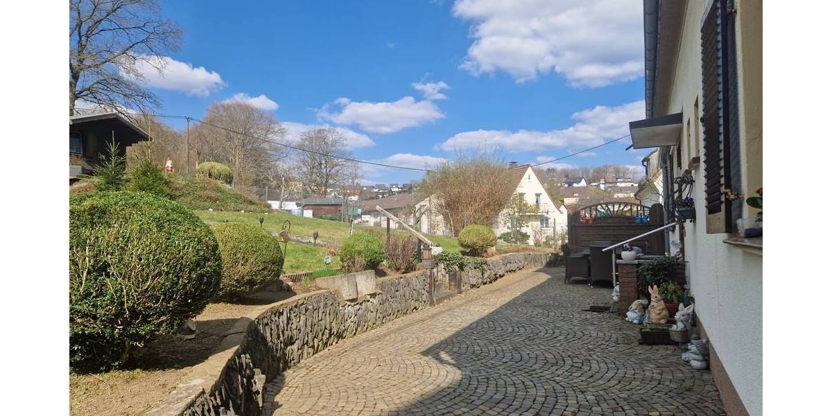 Einfamilienhaus Siegen Niederschelden - 7 Zimmer, 154 m&sup2;, 275.000&euro; | Angebot:26204539