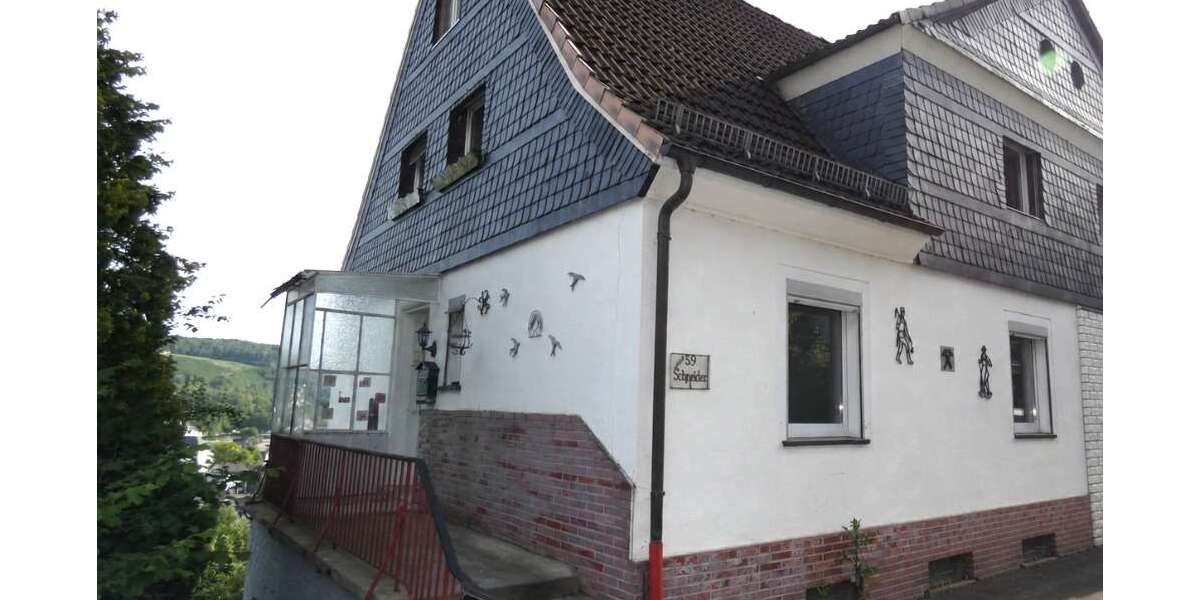 Einfamilienhaus Siegen Eiserfeld - 8 Zimmer, 131 m&sup2;, 169.000&euro; | Angebot:27103835