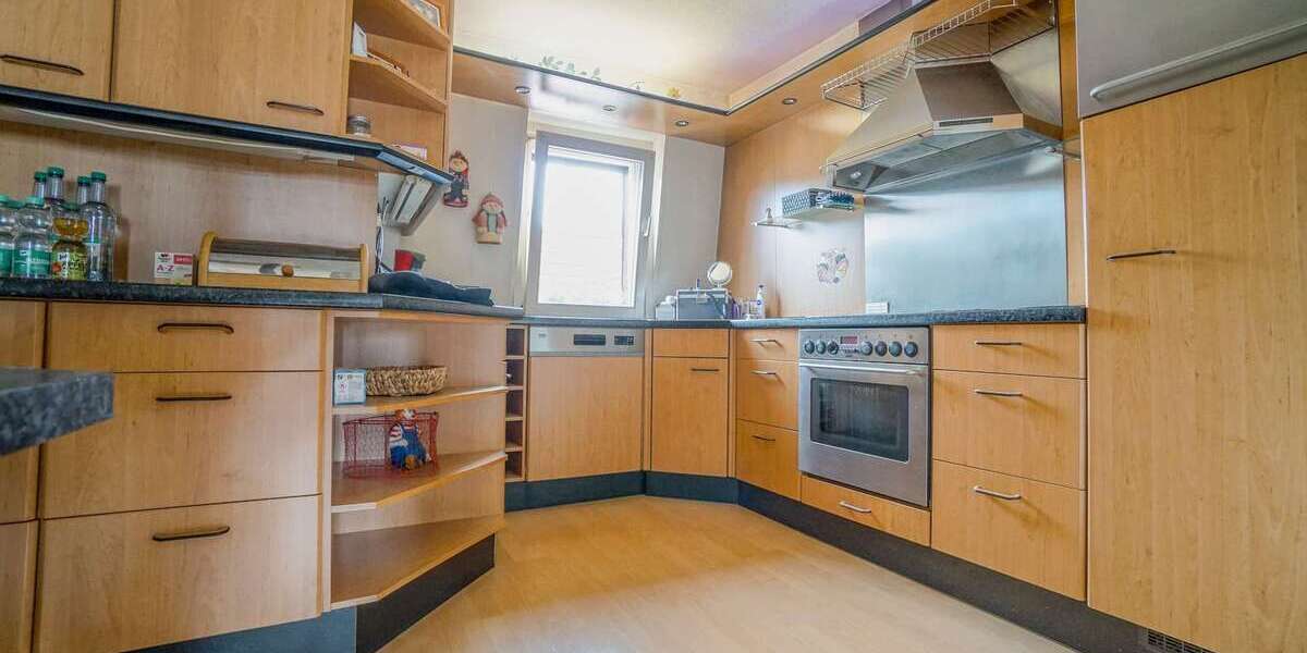 2 Wohneinheiten & Gewerbeeinheit in Top-Lage von Herborn - Mehrfamilienhaus, Wohnhaus Herborn | Angebot:26828615