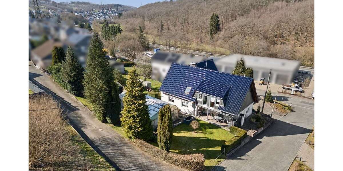 Einfamilienhaus Siegen - 9 Zimmer, 241 m&sup2;, 599.000&euro; | Angebot:25935996