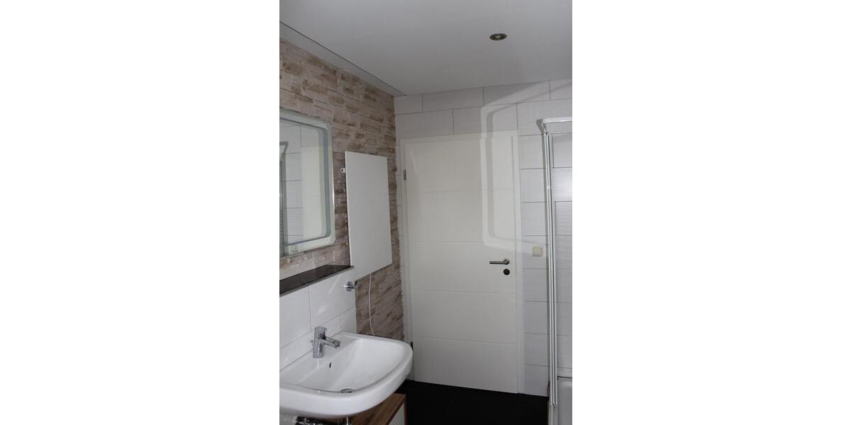 Doppelhaushälfte Pracht - 3 Zimmer, 90 m&sup2;, 160.000&euro; | Angebot:25838850