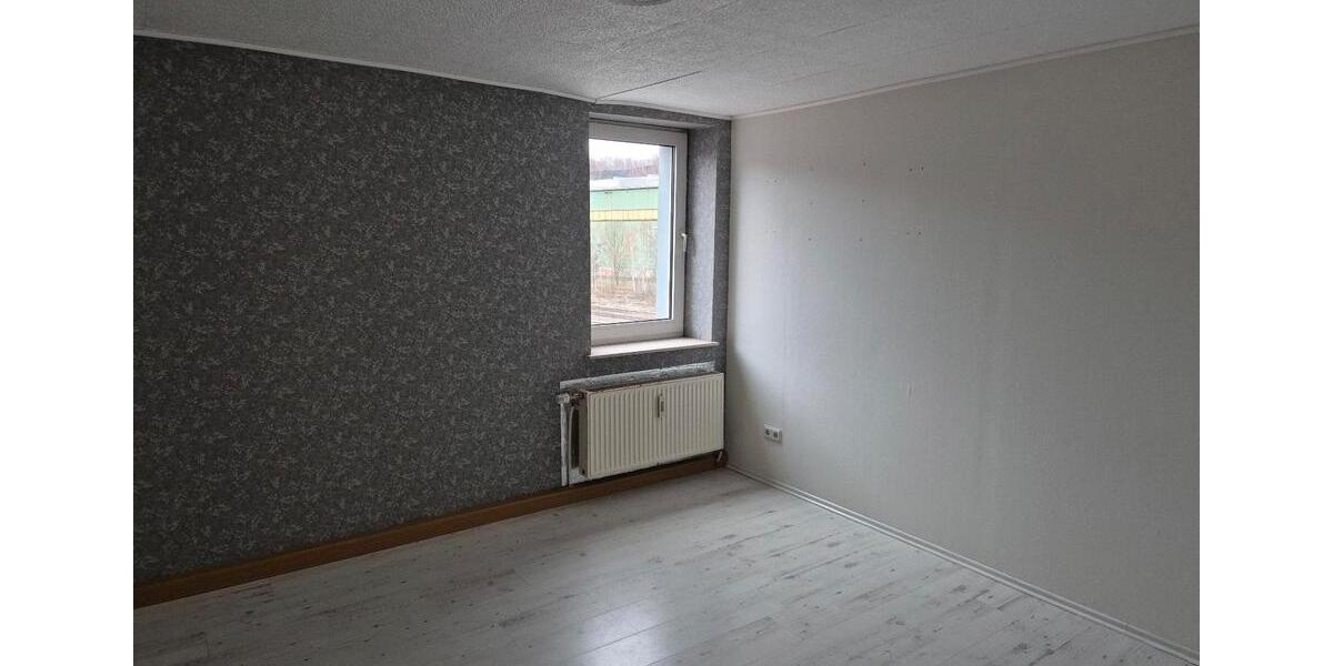 Dachgeschoßwohnung Siegen Eiserfeld - 2 Zimmer, 80 m&sup2;, 690&euro; | Angebot:25811926