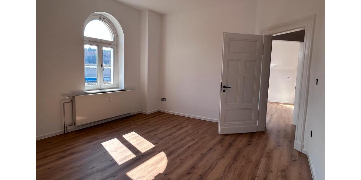 Dachgeschoßwohnung Kreuztal - 3 Zimmer, 96 m&sup2;, 864&euro; | Angebot:25974849