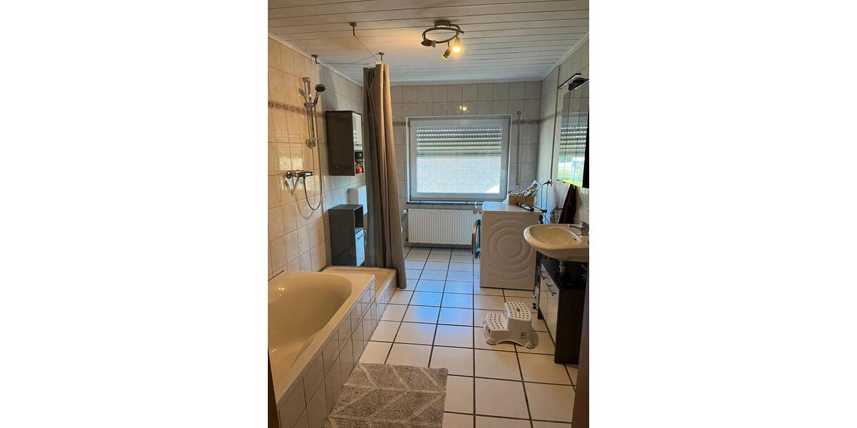 Etagenwohnung Kirchen (Sieg) - 4 Zimmer, 125 m&sup2;, 730&euro; | Angebot:26665522