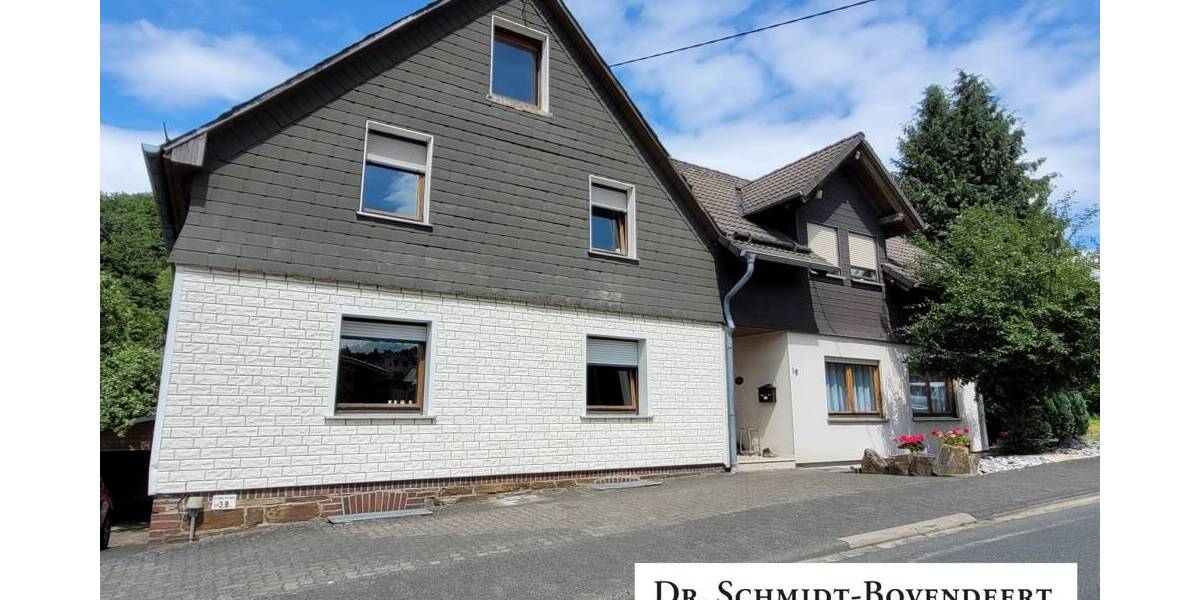 Mehrfamilienhaus, Wohnhaus Netphen / Hainchen Hainchen - 9 Zimmer, 205 m&sup2;, 299.000&euro; | Angebot:25700453