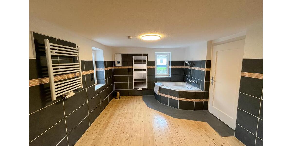 Etagenwohnung Siegen Eiserfeld - 3 Zimmer, 159 m&sup2;, 1.125&euro; | Angebot:26194327