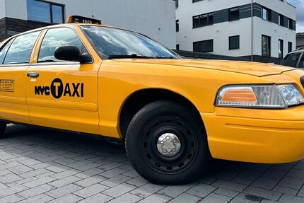 Ford Crown 223.893 km 15.800 &euro; Eschenburg - Hirzenhain 35713