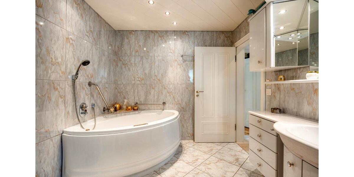 Einfamilienhaus Siegen Eiserfeld - 9 Zimmer, 203 m&sup2;, 399.000&euro; | Angebot:27292554