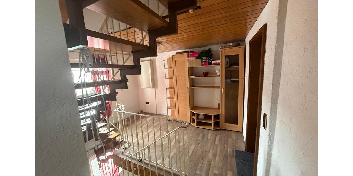 Etagenwohnung Breitscheid - 8 Zimmer, 147 m&sup2;, 800&euro; | Angebot:26038489