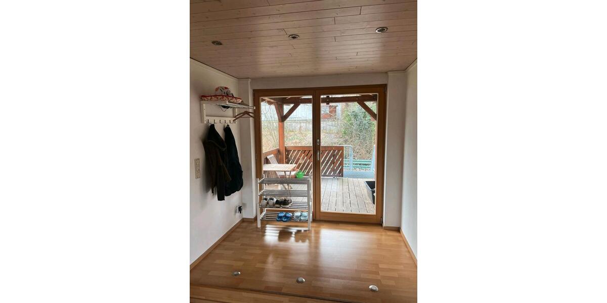 Dachgeschoßwohnung Eschenburg - 6 Zimmer, 130 m&sup2;, 900&euro; | Angebot:25220160