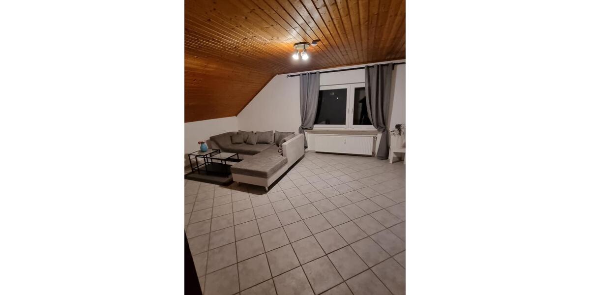 Dachgeschoßwohnung Siegen Dillnhütten - 4 Zimmer, 110 m&sup2;, 1.200&euro; | Angebot:26579691