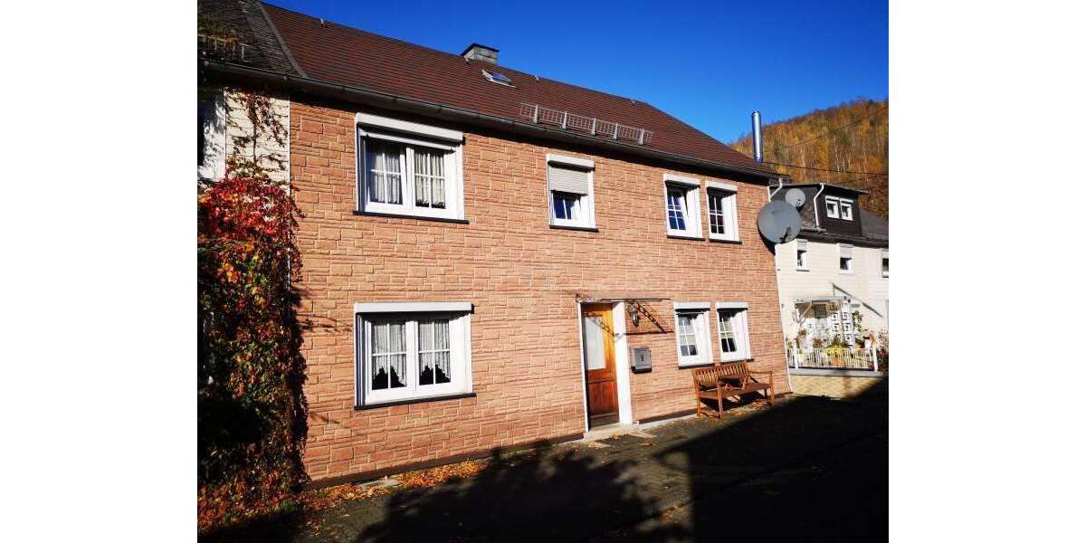 Einfamilienhaus Daaden - 7 Zimmer, 137 m&sup2;, 149.000&euro; | Angebot:23704437