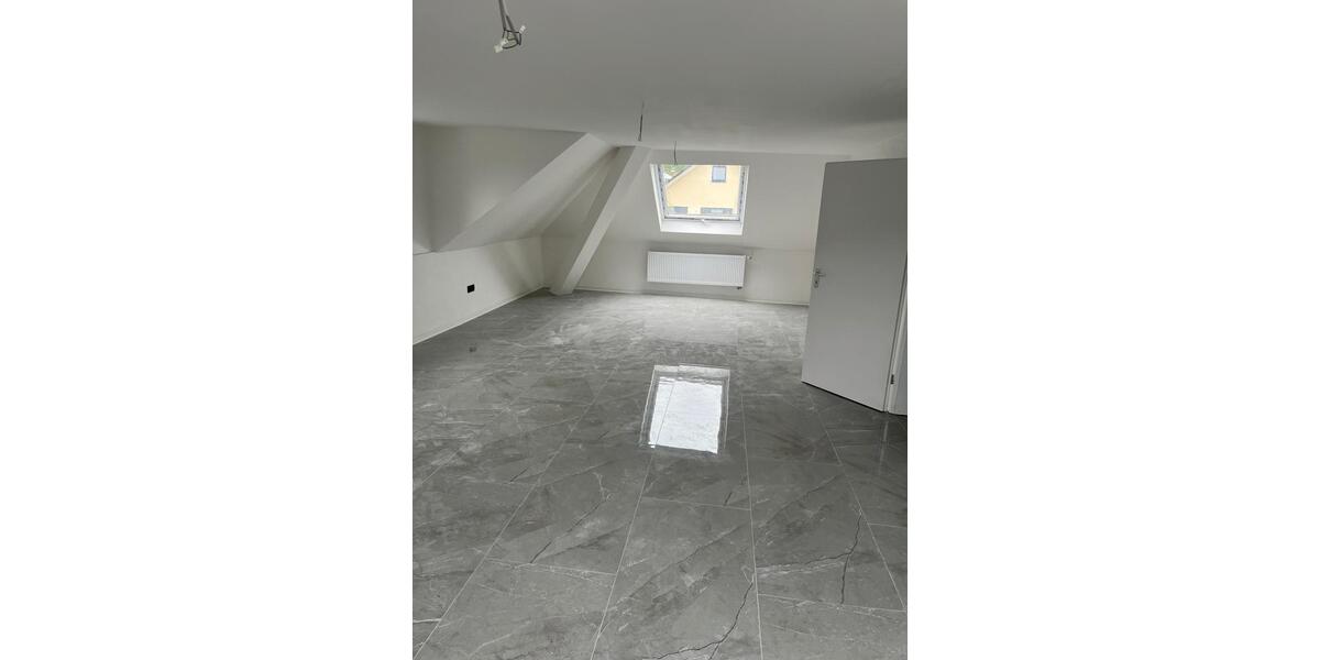 Dachgeschoßwohnung Bad Laasphe - 4 Zimmer, 120 m&sup2;, 700&euro; | Angebot:24840310