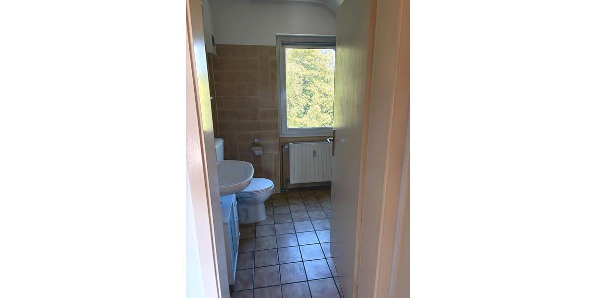 Dachgeschoßwohnung Siegen Dillnhütten - 1 Zimmer, 31 m&sup2;, 83.500&euro; | Angebot:27219066