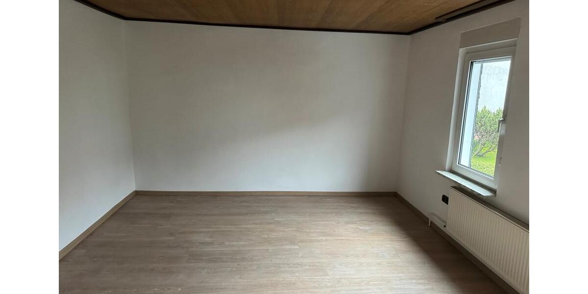 Etagenwohnung Siegen Eiserfeld - 3 Zimmer, 70 m&sup2;, 850&euro; | Angebot:25979591