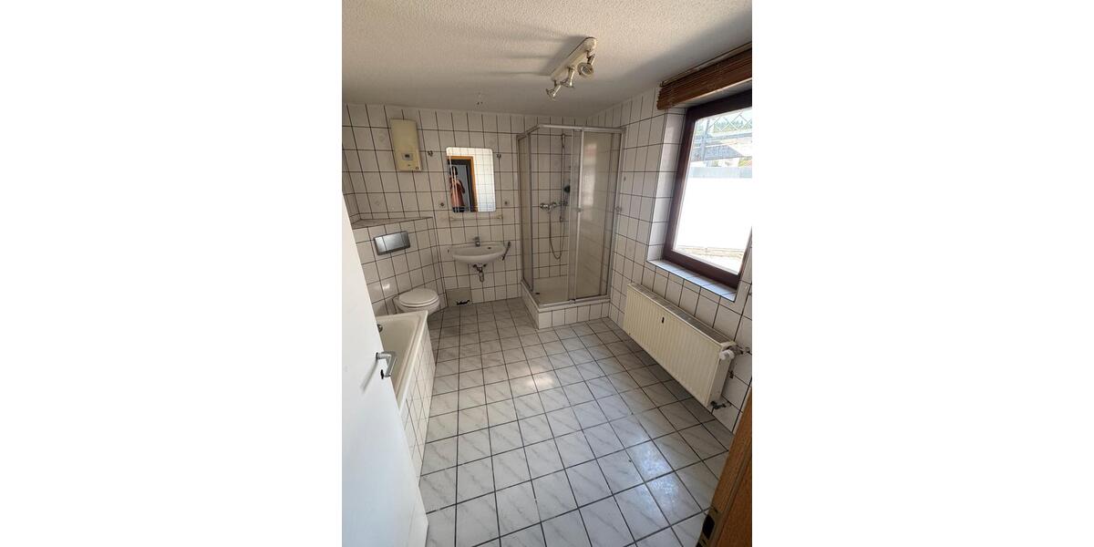 Etagenwohnung Wissen - 4 Zimmer, 90 m&sup2;, 750&euro; | Angebot:25956996