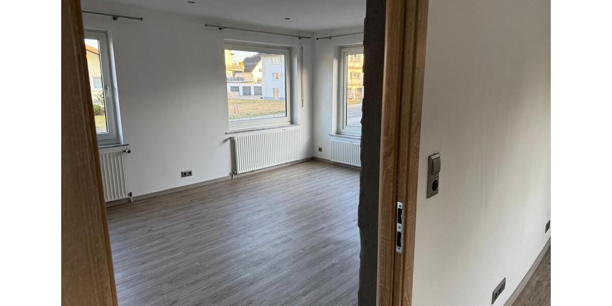 Erdgeschoßwohnung Elkenroth - 3 Zimmer, 100 m&sup2;, 950&euro; | Angebot:25483176