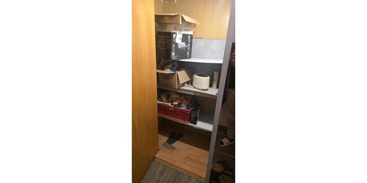 Etagenwohnung Hof - 1 Zimmer, 40 m&sup2;, 420&euro; | Angebot:25173430