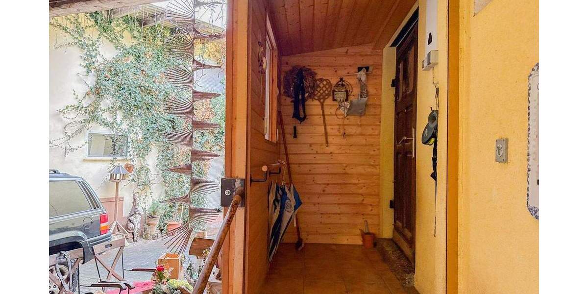 Bauernhaus, Landhaus Hachenburg VG - 7 Zimmer, 160 m&sup2;, 220.000&euro; | Angebot:25691949