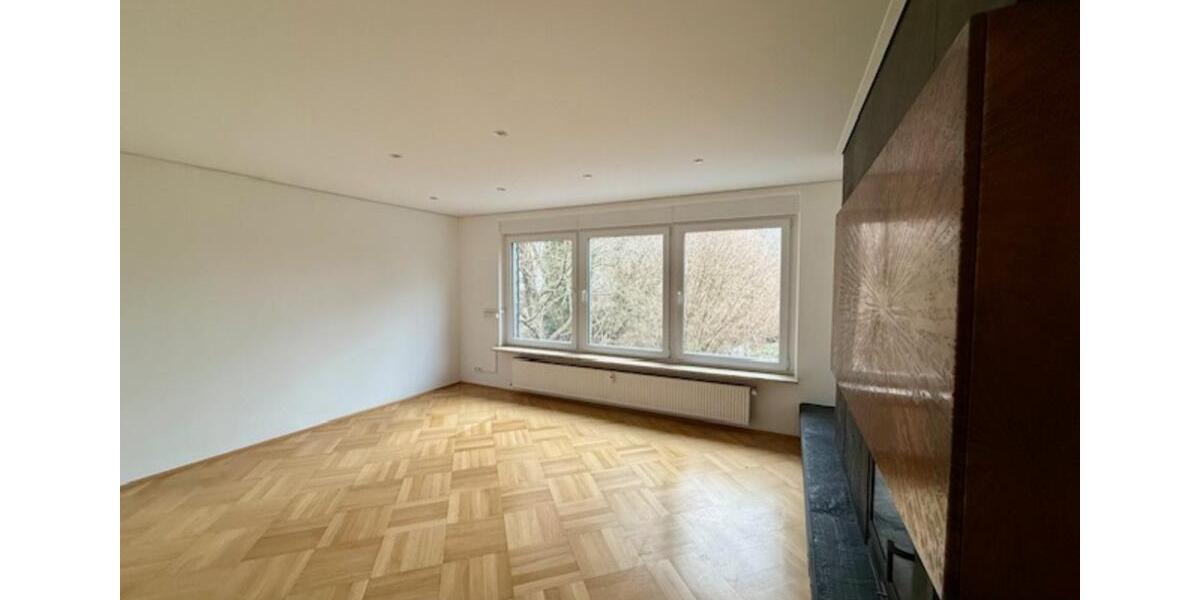 Etagenwohnung Siegen Eiserfeld - 8 Zimmer, 171 m&sup2;, 2.050&euro; | Angebot:25721985