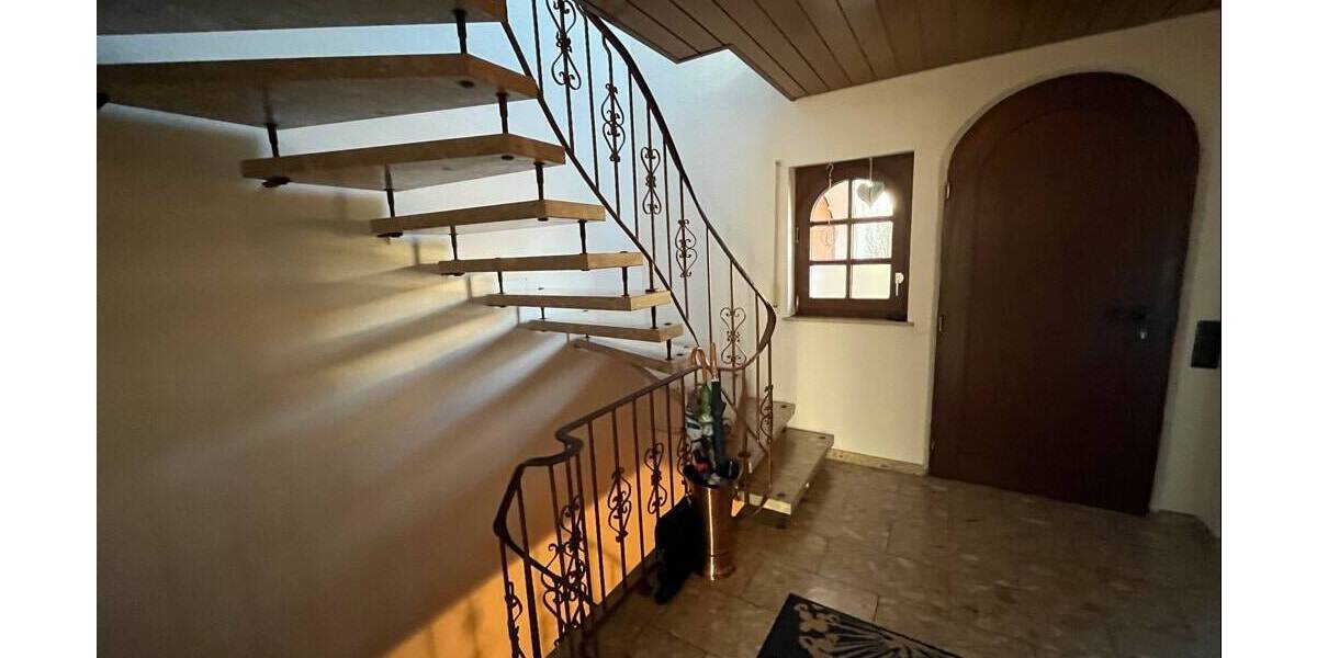 Einfamilienhaus Eschenburg Eibelshausen - 7 Zimmer, 225 m&sup2;, 435.000&euro; | Angebot:25667775