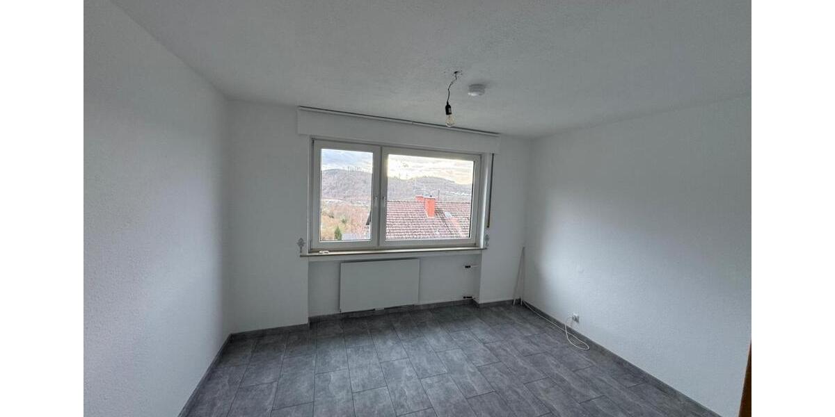 Etagenwohnung Siegen Eiserfeld - 3 Zimmer, 93 m&sup2;, 850&euro; | Angebot:25307090