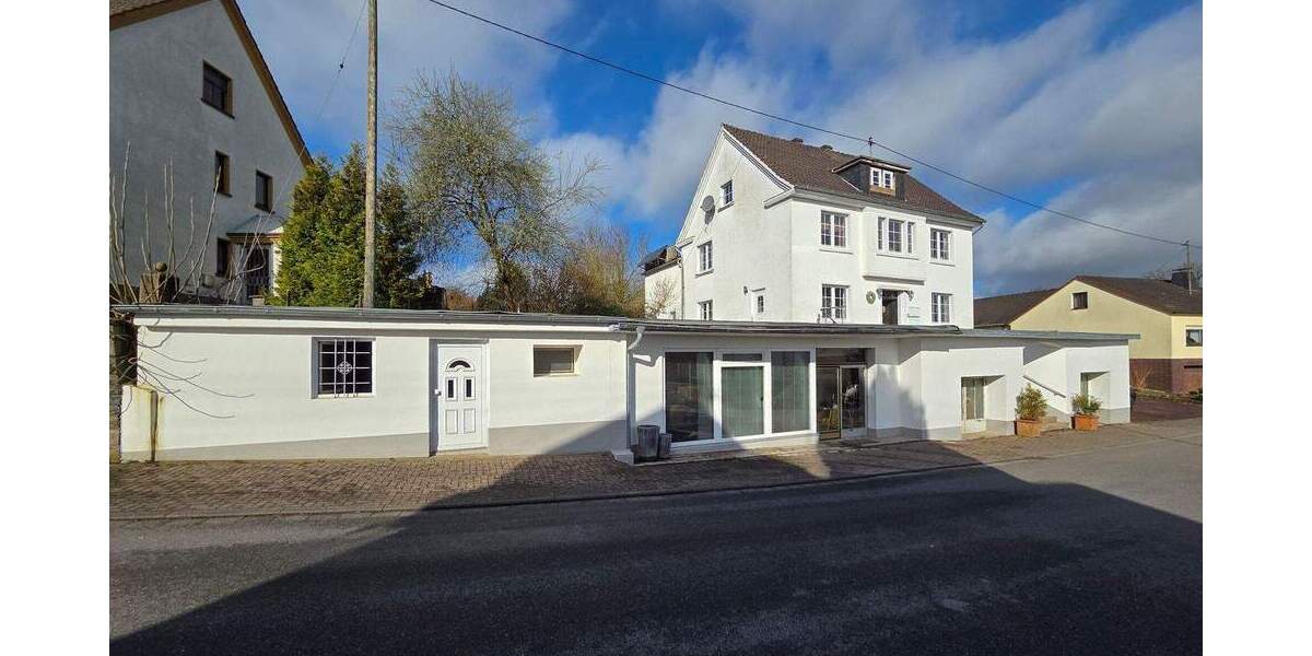 Mehrfamilienhaus, Wohnhaus Pracht / Niederhausen Niederhausen - 8 Zimmer, 229 m&sup2;, 299.000&euro; | Angebot:25819920