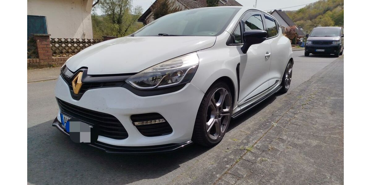 Renault Clio 112.000 km 9.500 &euro; Niederdreisbach 57520