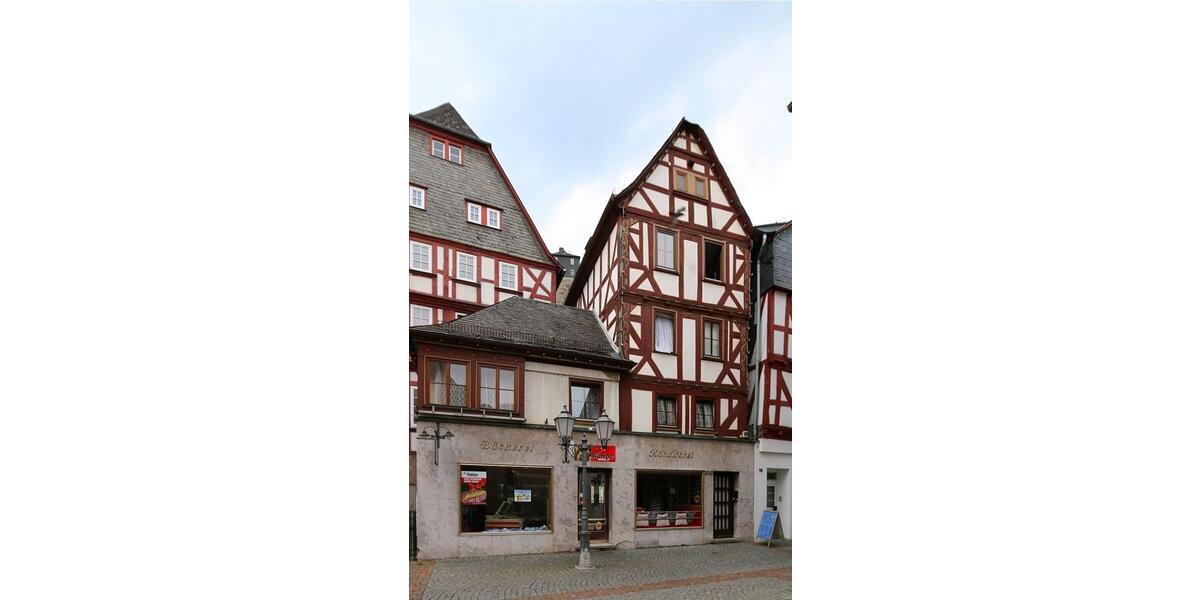 Einfamilienhaus Dillenburg - 7 Zimmer, 130 m&sup2;, 185.000&euro; | Angebot:25312080