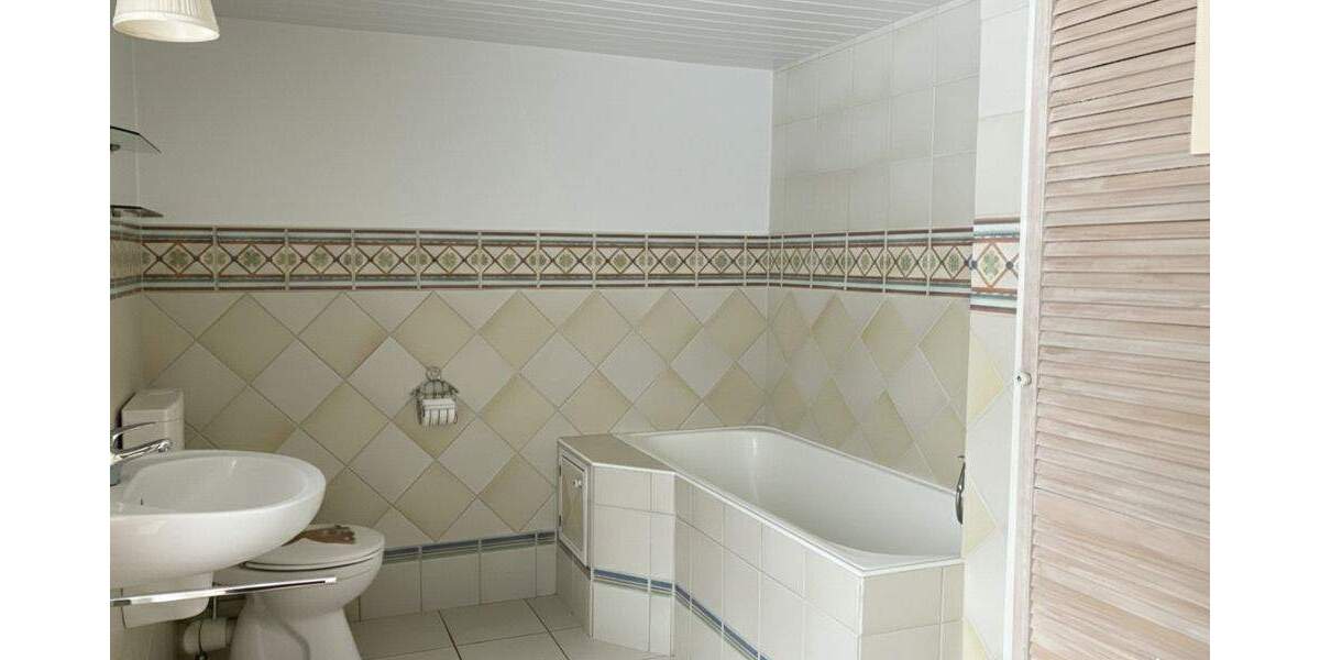 Einfamilienhaus Weitefeld - 5 Zimmer, 124 m&sup2;, 150.000&euro; | Angebot:25685049