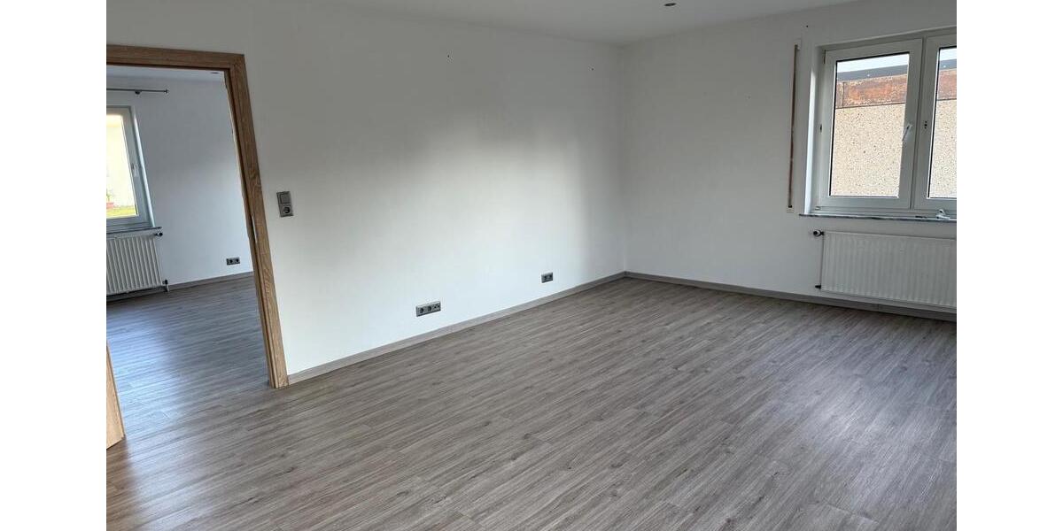 Erdgeschoßwohnung Elkenroth - 3 Zimmer, 100 m&sup2;, 950&euro; | Angebot:25483176