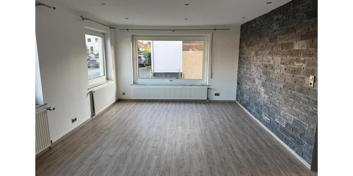 Erdgeschoßwohnung Elkenroth - 3 Zimmer, 100 m&sup2;, 950&euro; | Angebot:25483176