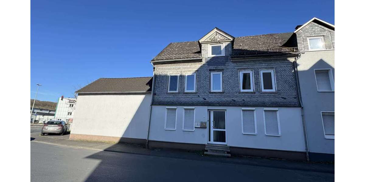 Einfamilienhaus Siegen Dillnhütten - 7 Zimmer, 118 m&sup2;, 189.000&euro; | Angebot:26090241